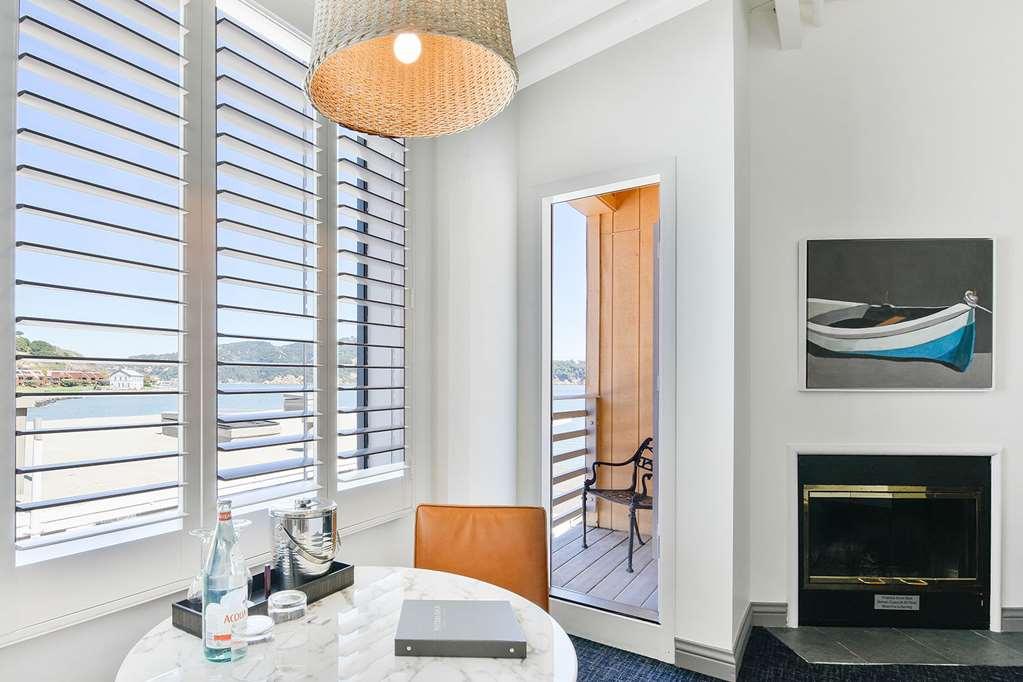 Отель Waters Edge Тибурон Номер фото