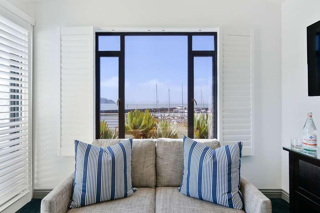 Отель Waters Edge Тибурон Номер фото
